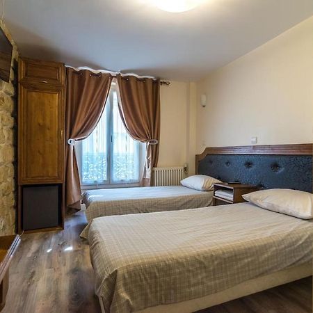 Hotel Clermont Montmartre Париж Экстерьер фото