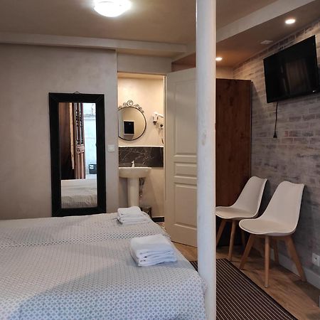Hotel Clermont Montmartre Париж Экстерьер фото