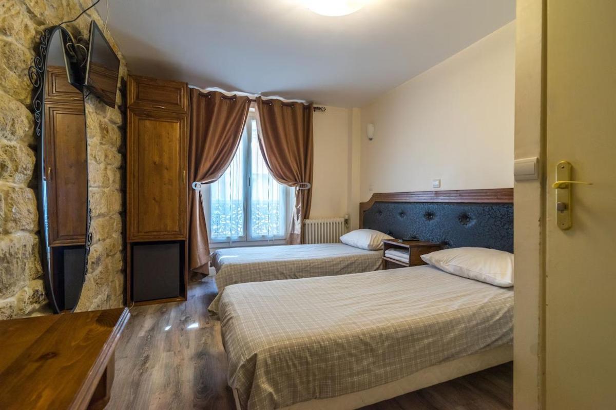 Hotel Clermont Montmartre Париж Экстерьер фото