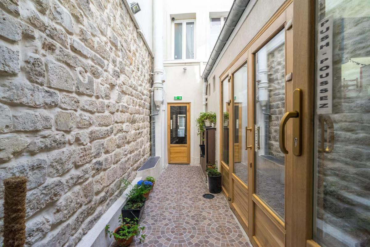 Hotel Clermont Montmartre Париж Экстерьер фото